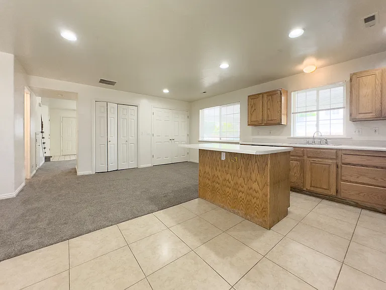 312 W 500 N — Photo 20