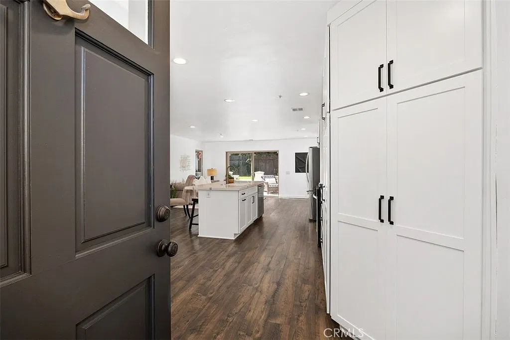 2 bed, 1164 sqft, $4,500 — Photo 4