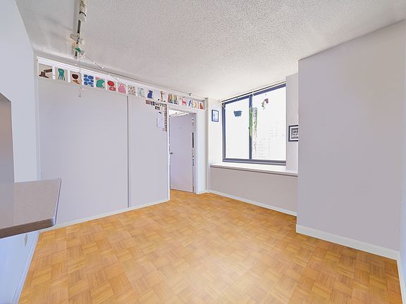 4th image of 159 E 30th St APT 16B