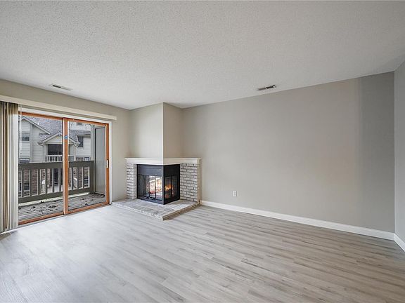 4th image of 2212 Canyonlands Dr APT A