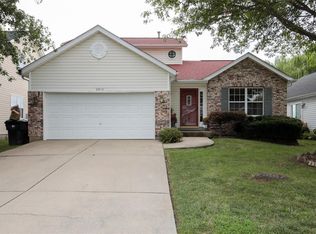 2814 Brookmeadow Dr, Belleville, IL 62221