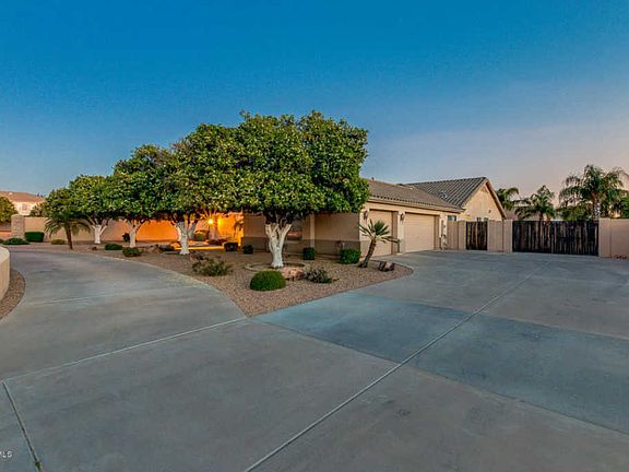 4th image of 3953 E Fairbrook Cir