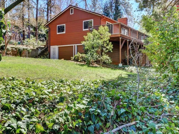 10348 Hanging Wall Dr, Grass Valley, CA 95945
