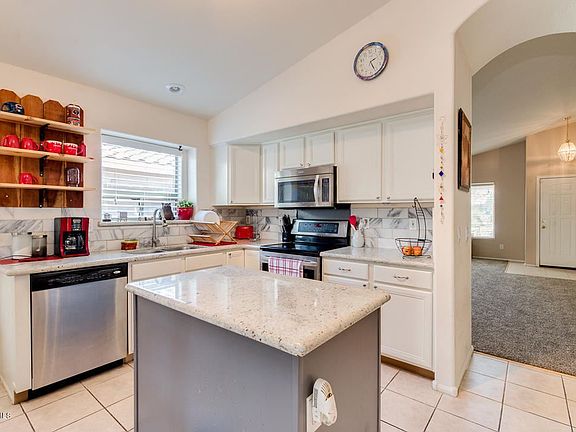 5th image of 29641 N Blackfoot Daisy Dr