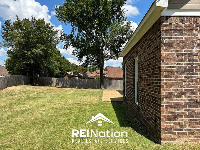 4 bed, 2.5 bath, 2931 sqft, $2,595 — Photo 3