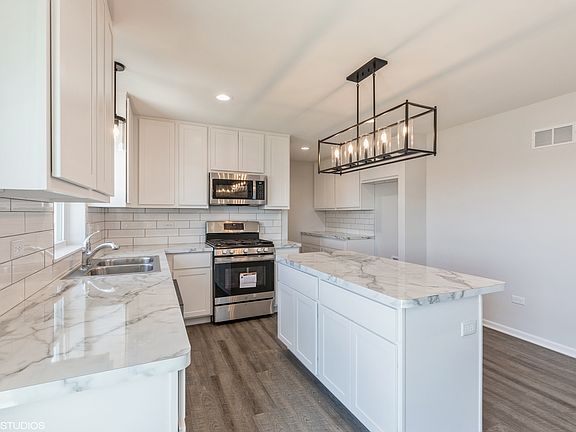 5th image of 1388 Clifton Ave