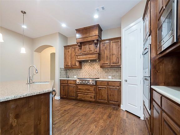 3rd image of 3621 Plum Vista Pl