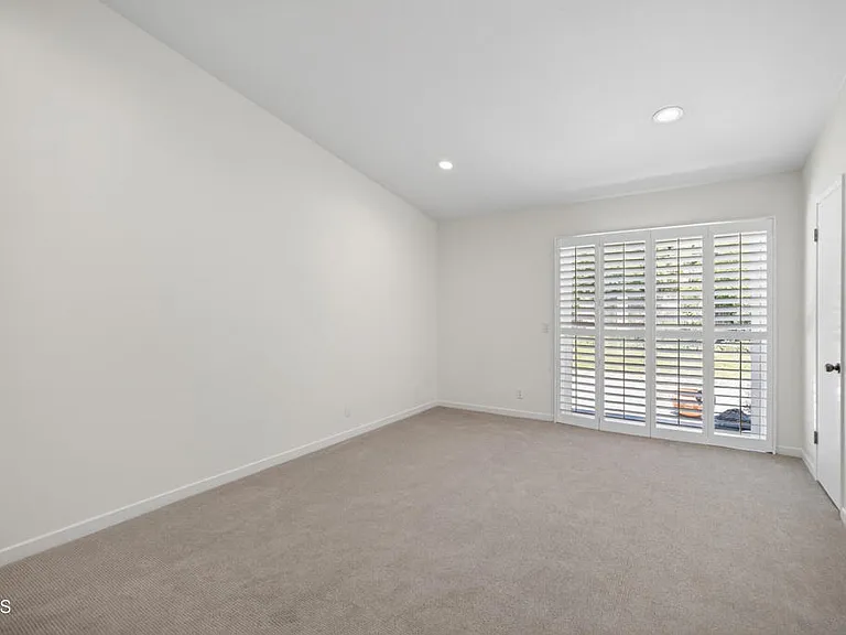 1502 Briarglen Ave — Photo 32