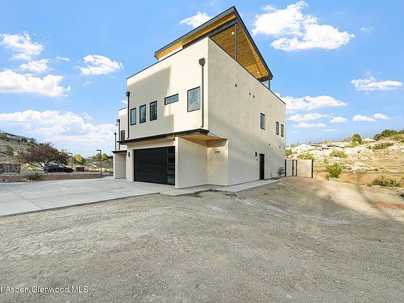 3rd image of 2398 Ridge Cir #B