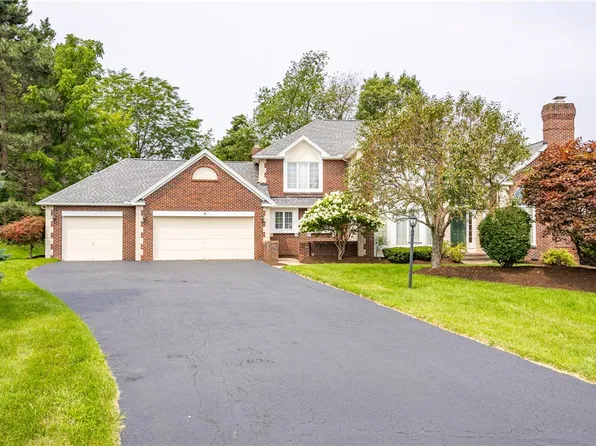 5 Vineyard Hl, Fairport, NY 14450