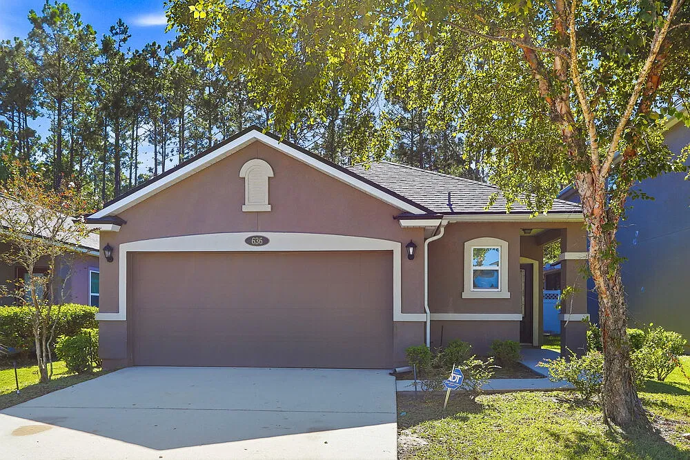 3 bed, 2.0 bath, 1677 sqft, $1,930 — Photo 1