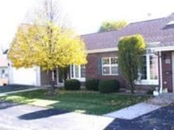 5228 S Hidden Dr #5228, Greenfield, WI 53221