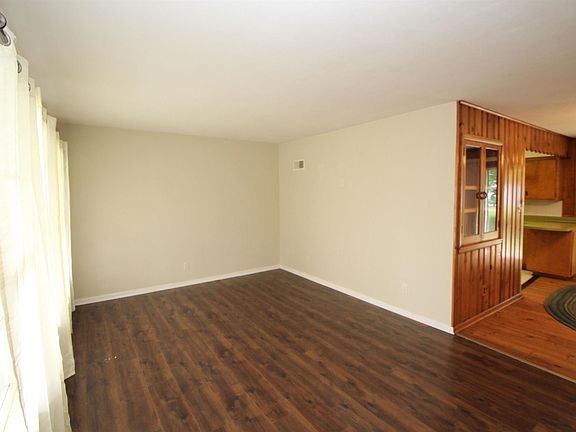 5th image of 3913 N Grand Blvd