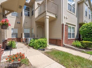 23855 Greenwood Dr #84, Flat Rock, MI 48134
