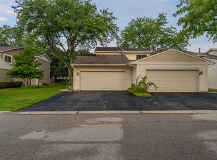 1044 Cumberland Ct, Vernon Hills, IL 60061