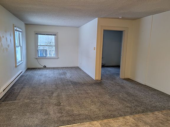 3rd image of 1011 E Division St #203