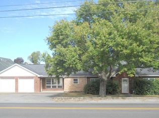 324 Dearing Dr, Mount Hope, WV 25880