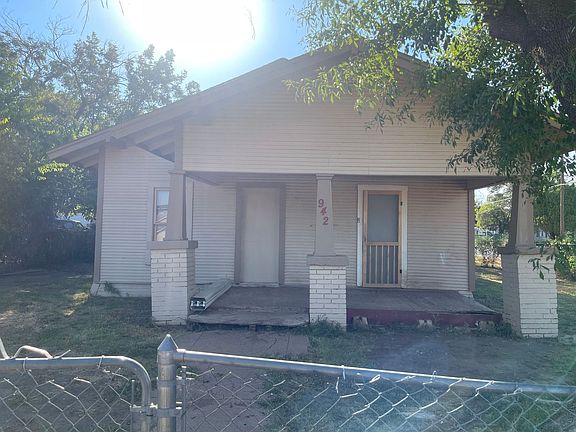2nd image of 942 Orange St