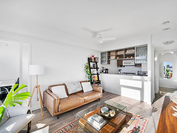 2nd image of 939 Expo Blvd #2611