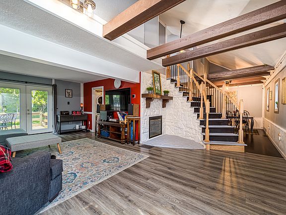 3rd image of 1602 S Irvington Ave