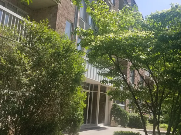 171 Wellington Ct APT 3F, Staten Island, NY 10314