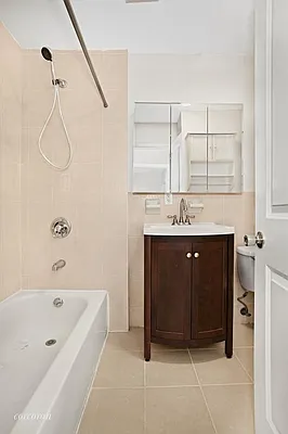 Rented by Corcoran | media 23