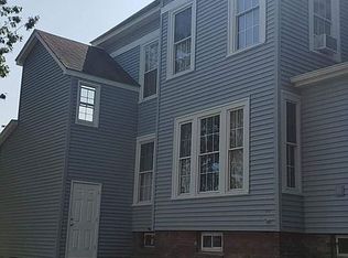 241 Oak St, Holyoke, MA 01040