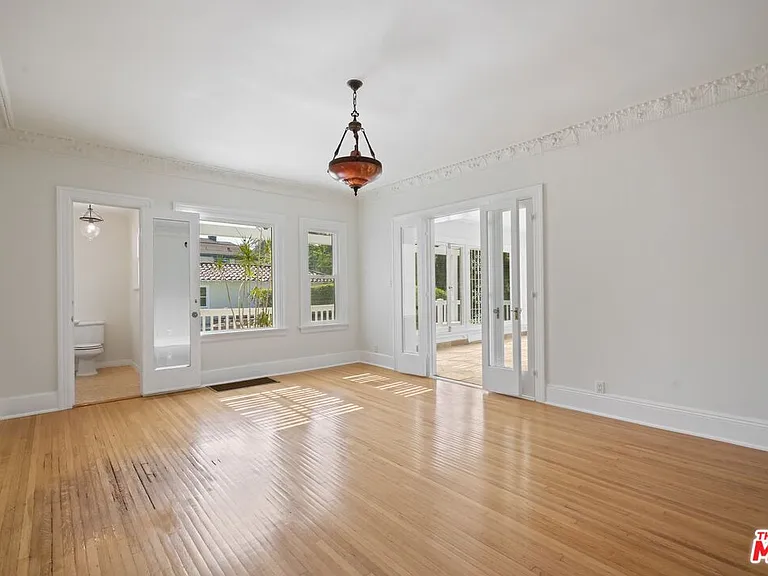 624 S Arden Blvd — Photo 16