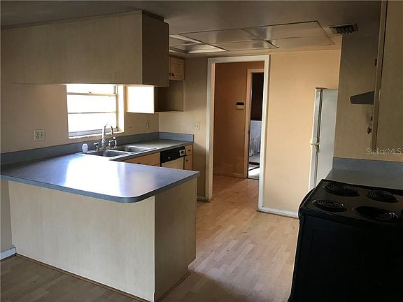 4th image of 12506 Queensland Ln