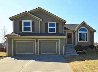 8925 NE 116th St, Kansas City, MO 64157