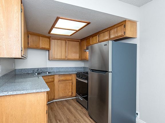 5th image of 951 N Louise St APT 106