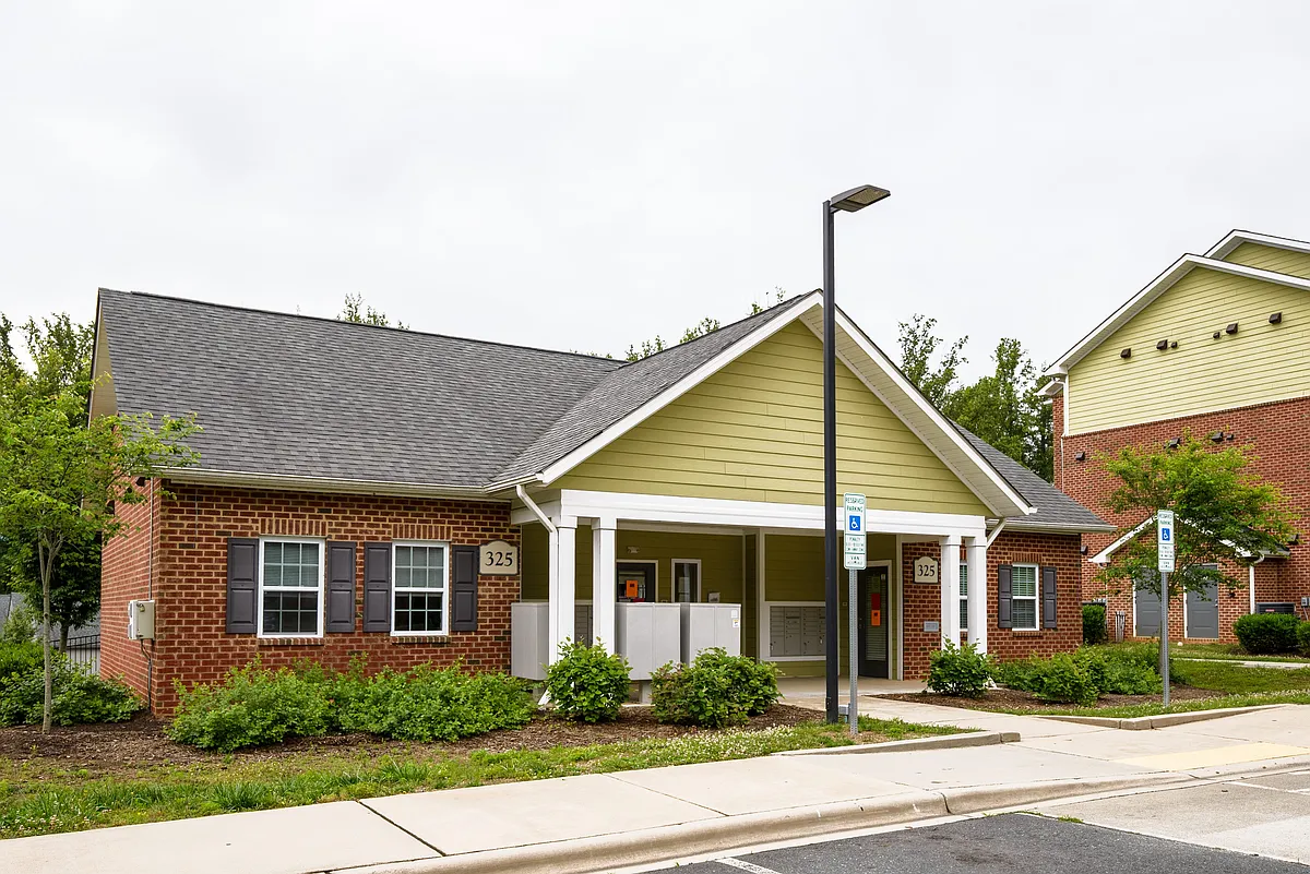 Welcome to Timberland Parkour community building is the heart of resident services and neighborly connection. - Timberland Park