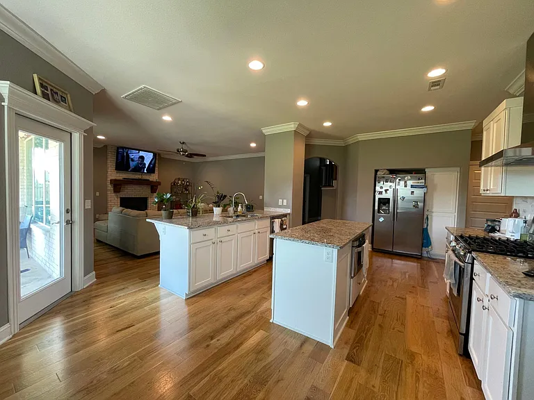 1902 W Broadway Pl — Photo 8