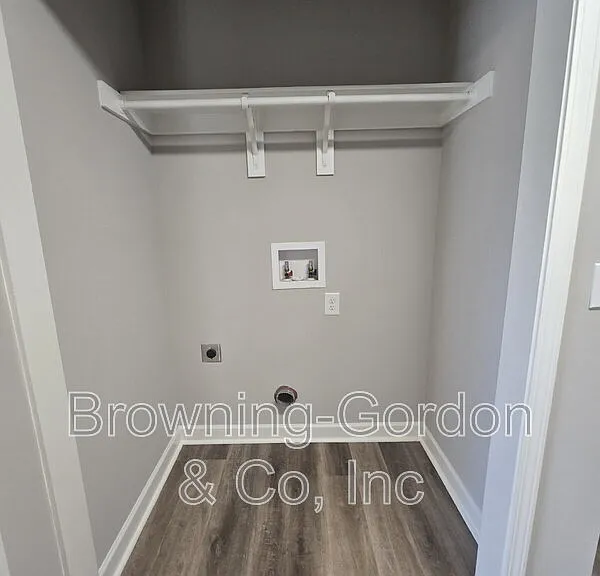 736 Baugh Rd — Photo 5