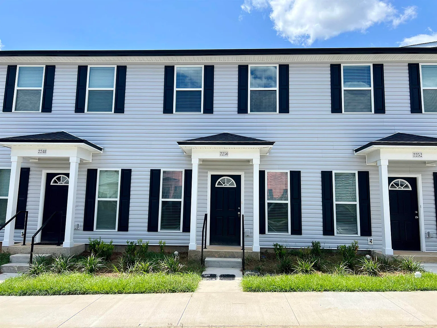 3 bed, 1280 sqft, $1,495 — Photo 1