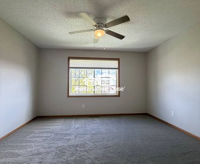 2489 Yellowstone Dr — Photo 14