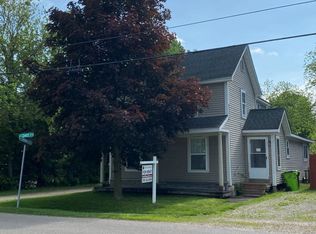 301 S East St #2, Fenton, MI 48430