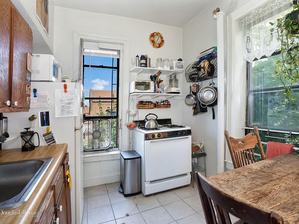 2nd image of 51 Irving Pl APT 7R