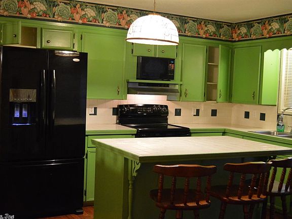 2nd image of 921 Kingswood Est