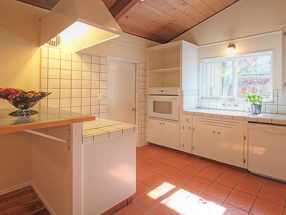 5th image of 3012 Westfield Ave