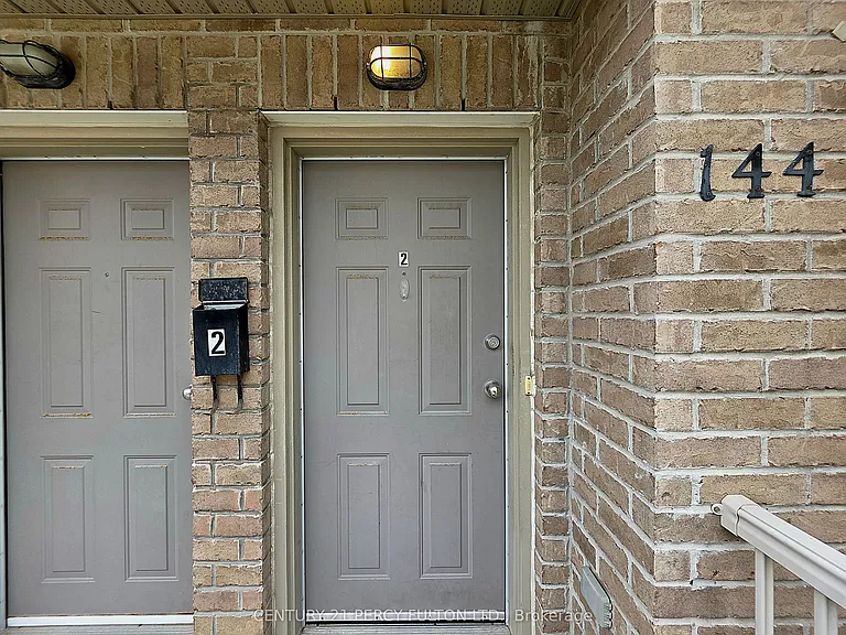 144 Mary St N #2 — Photo 2