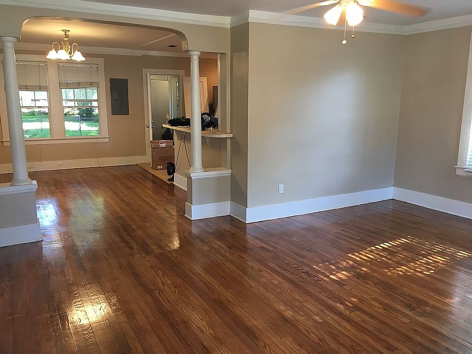 2nd image of 4515 Woolman Ave