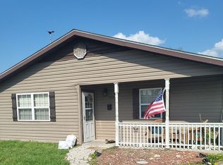 224 S Main St, Mountain Grove, MO 65711