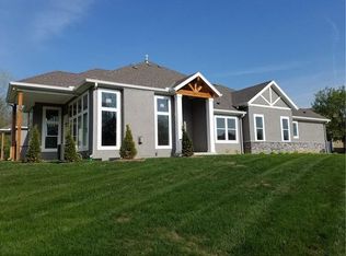 142 Pointe Dr, Kansas City, MO 64116