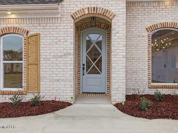 3rd image of 167 Bronson Bnd