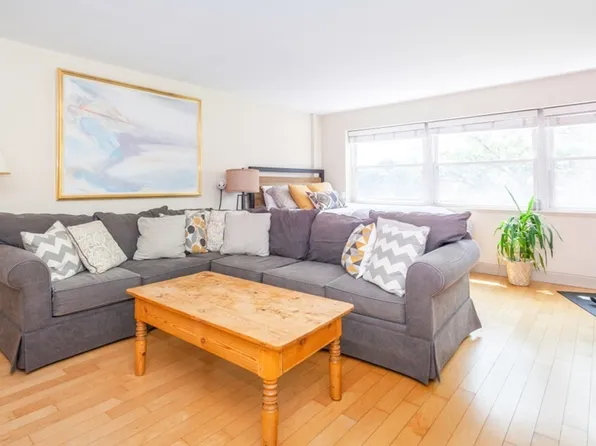 1600 Beacon St APT 704, Brookline, MA 02446