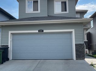 3247 17b Ave NW, Edmonton, AB T6T0P4