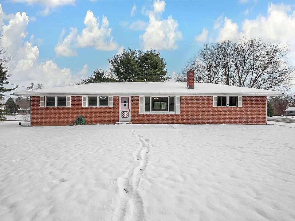 1st image of 11 Clover Ct