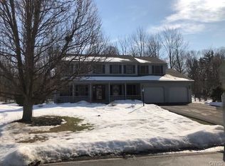 4906 Macgregor Ln, Syracuse, NY 13215