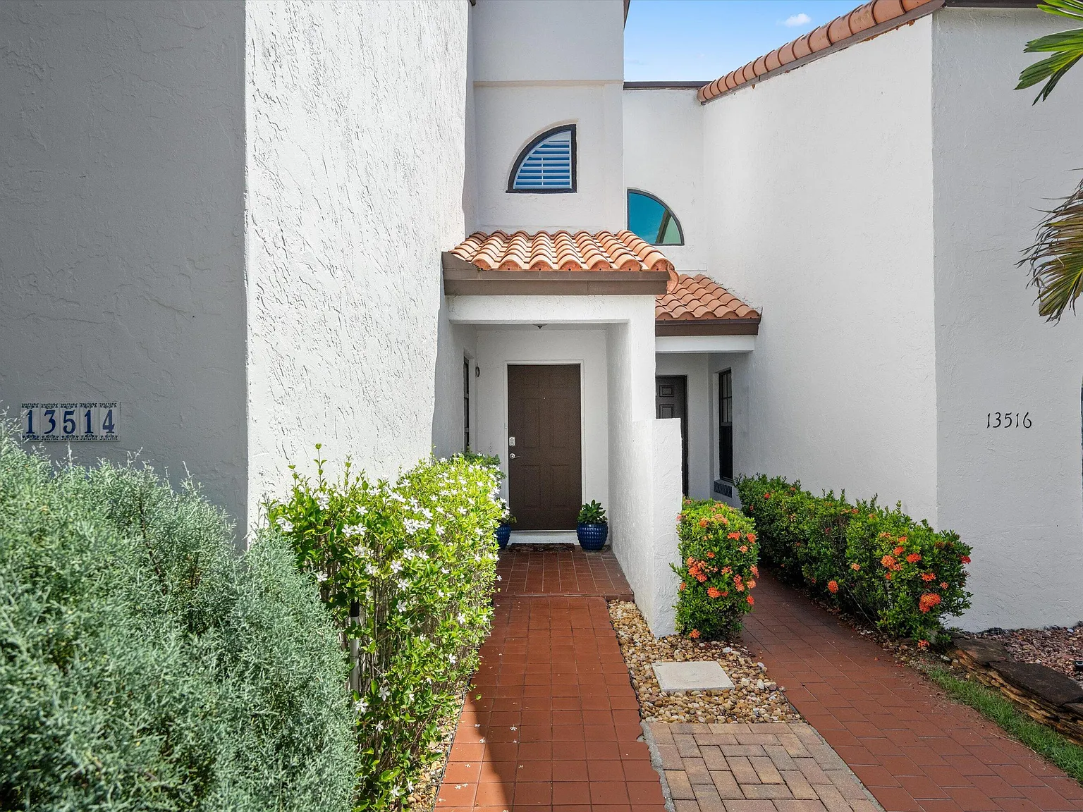 4 bed, 2.5 bath, 2026 sqft, $7,000 — Photo 3
